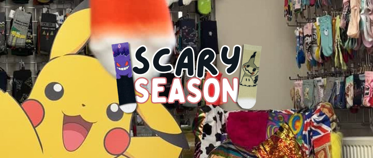 Scary season. Featuring Gengar and Mimikyu