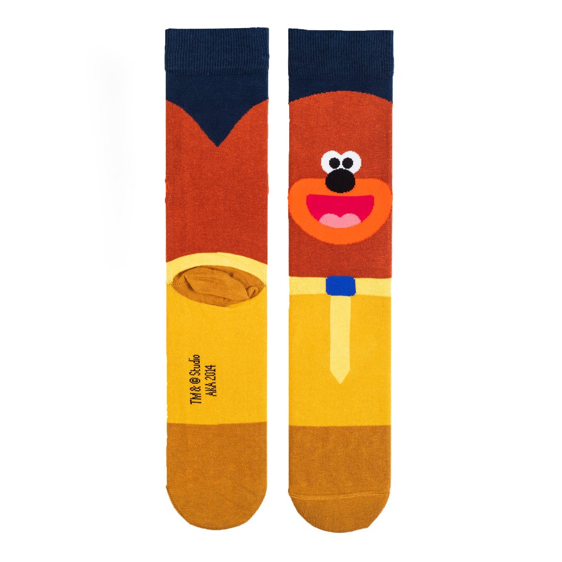 Hey duggee sock front and back where duggee is covering the entire sock